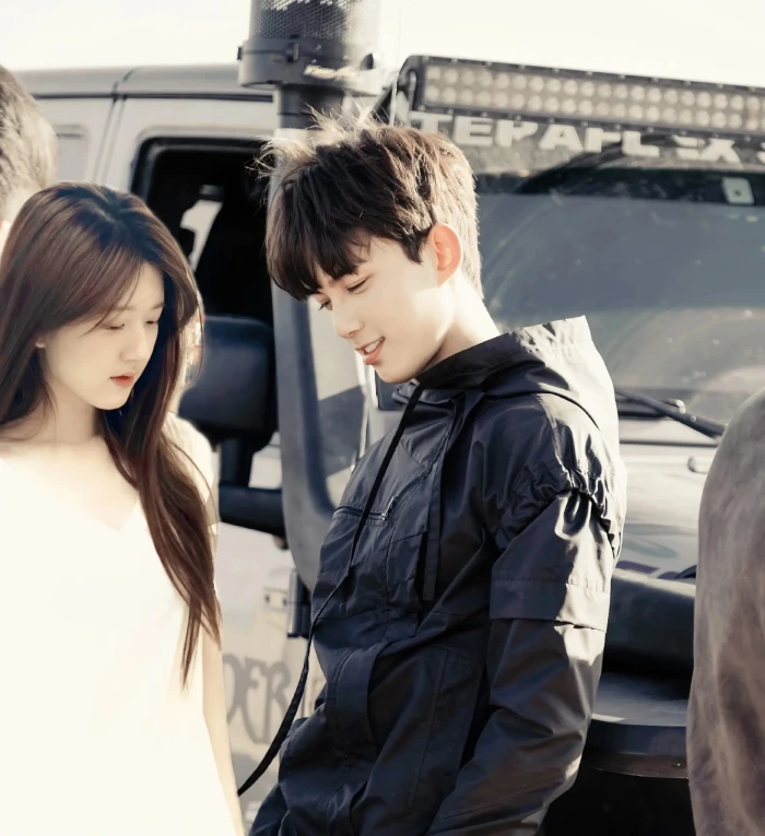 吴路可逃 情侣头像