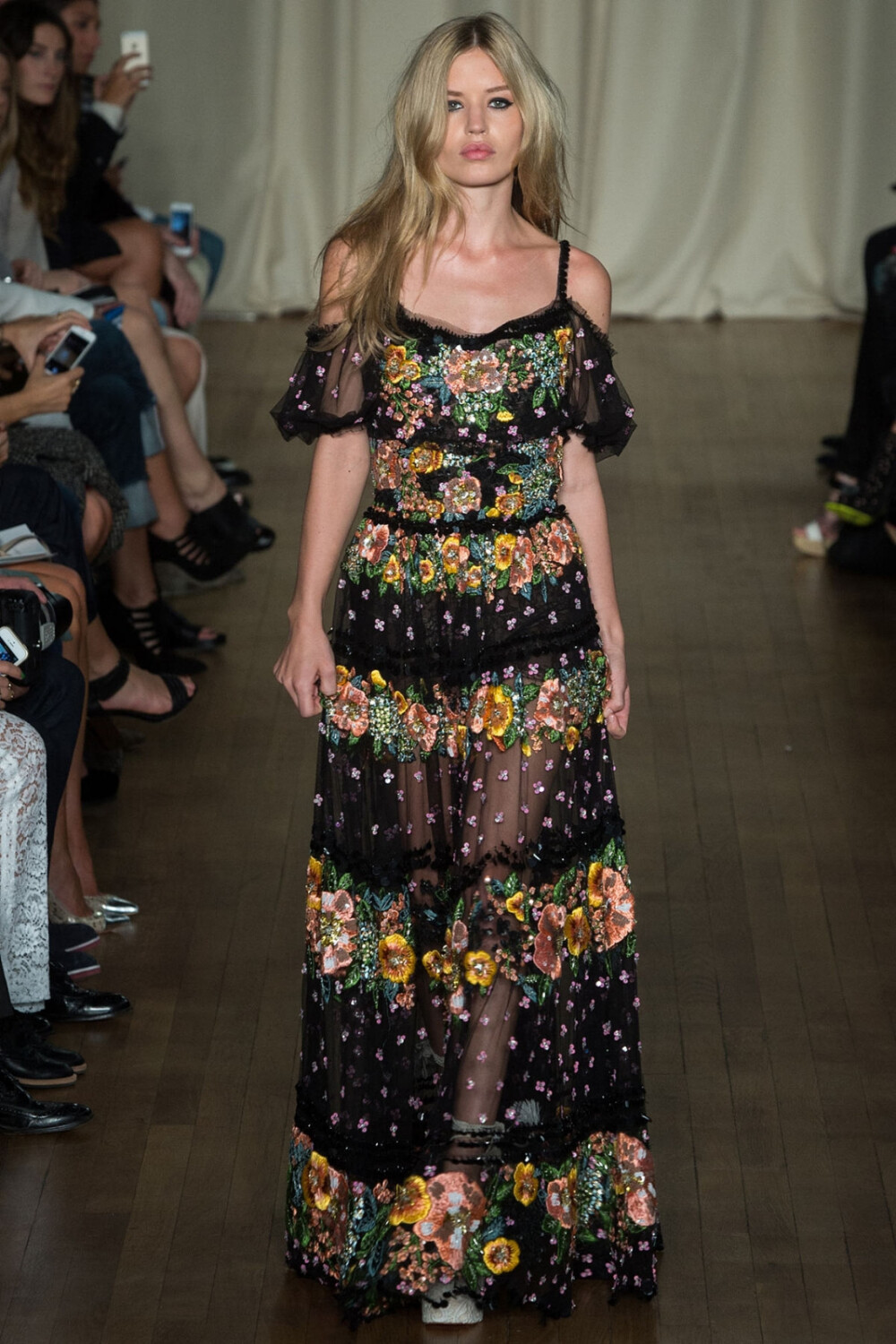 秀场、时装周、时尚、模特