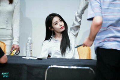 朴智妍 jiyeon
©logo 侵权删.