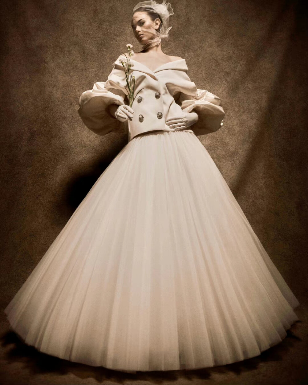 Krikor Jabotian | Chapter IX
weibo@snapstyle