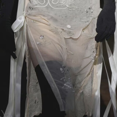 别再叹息皱眉ᥫᩣ