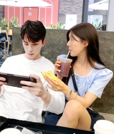 吴露可逃 嗑死我了