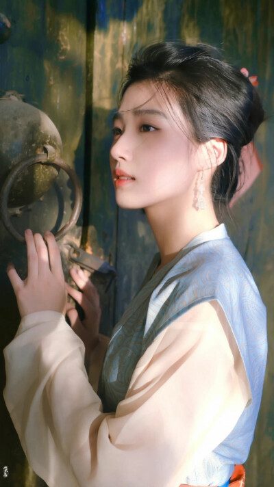 ➠卢昱晓
小桥流水人家 ​​​
cr@一米九oO