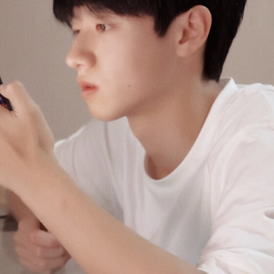 姐姐，在等你的消息