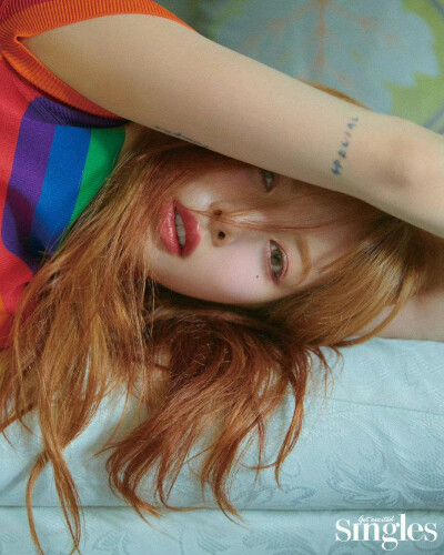 金泫雅 hyuna
©logo 侵权删.