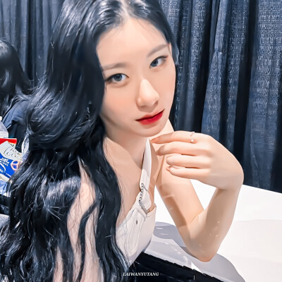 李彩领 // ଘ(੭ˊᵕˋ)੭
