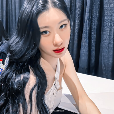 李彩领 // ଘ(੭ˊᵕˋ)੭