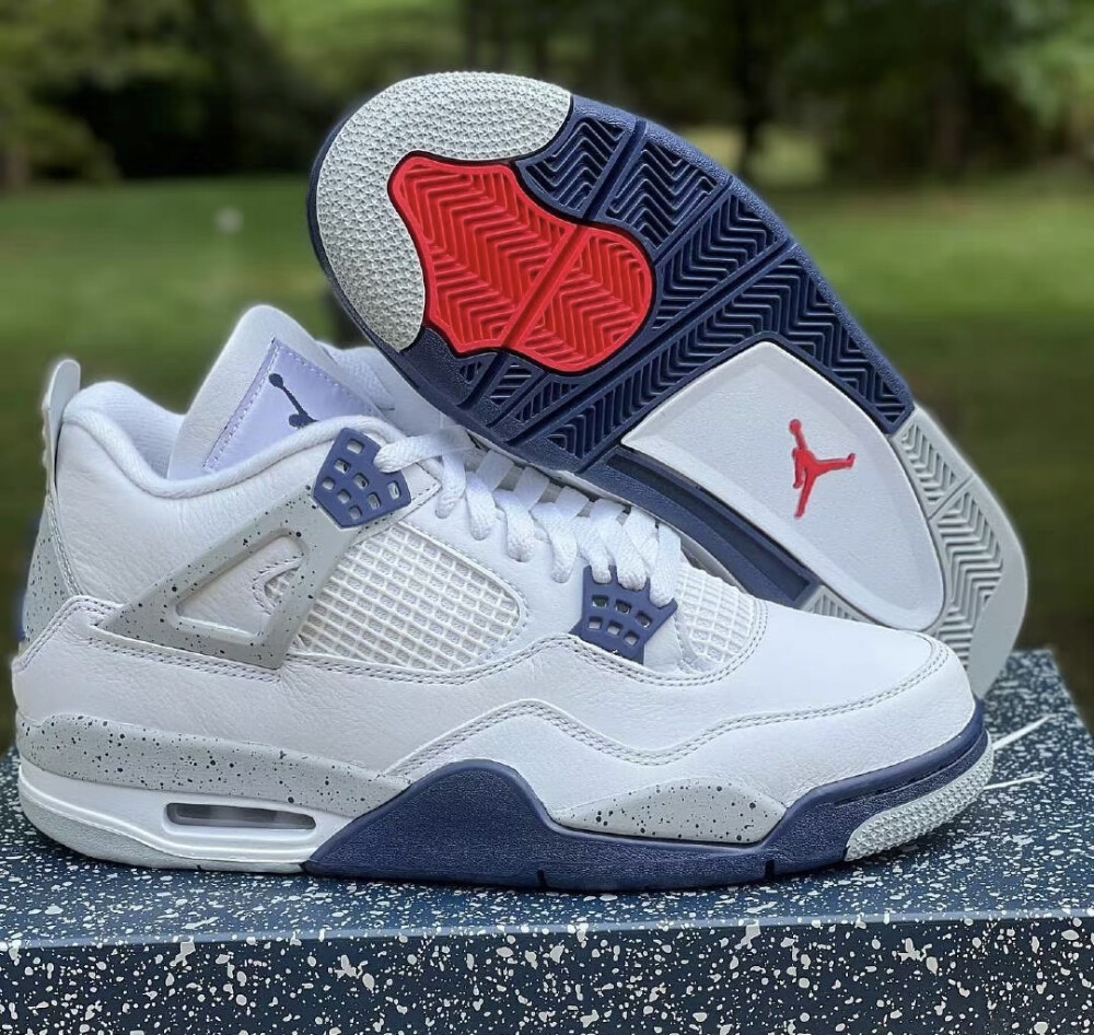 Air Jordan 4「Midnight Navy」