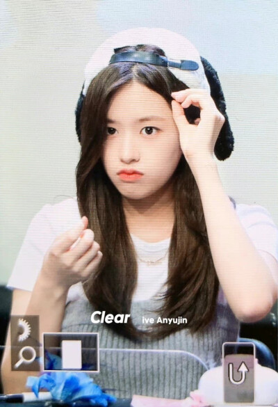 YUJIN 安宥真
©clear_901 禁二改禁商用