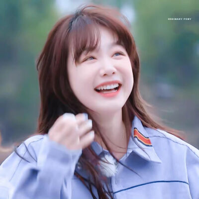 美女贴贴(❁´◡`❁)*✲ﾟ*