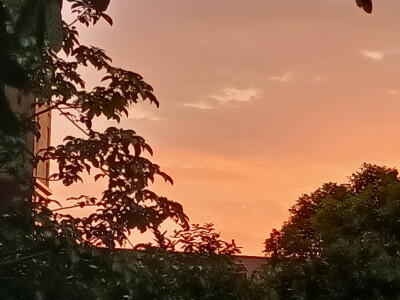 “夕阳很美，当然你也是”