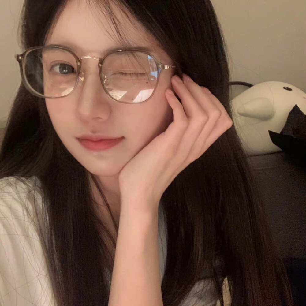 美女真人头像图源网络侵删