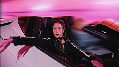 Jisoo | Born Pink mv
cr: Dil-纪叶