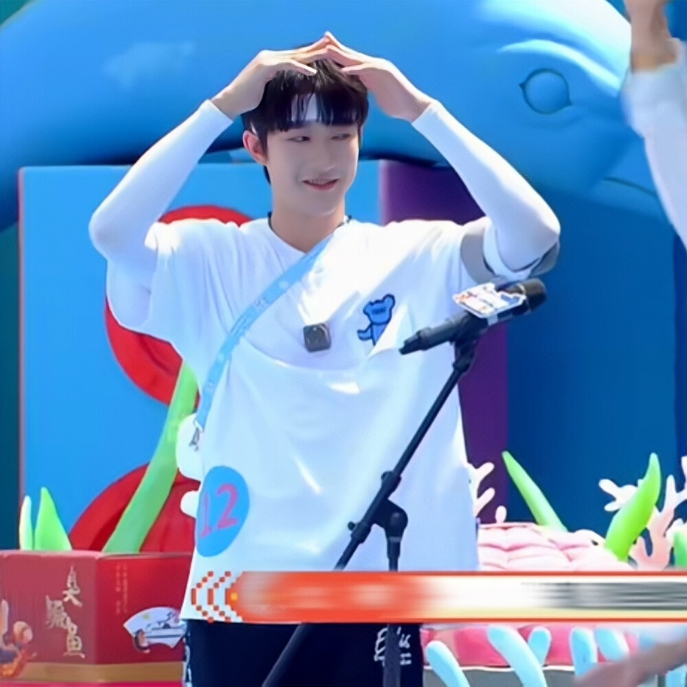 曹恩齐可二改
©一只多多鱼
