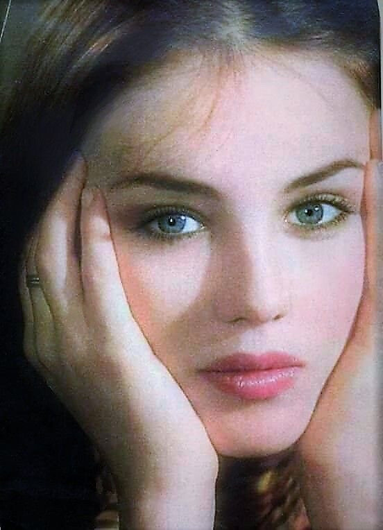 伊莎贝尔阿佳妮
Isabelle Adjani 