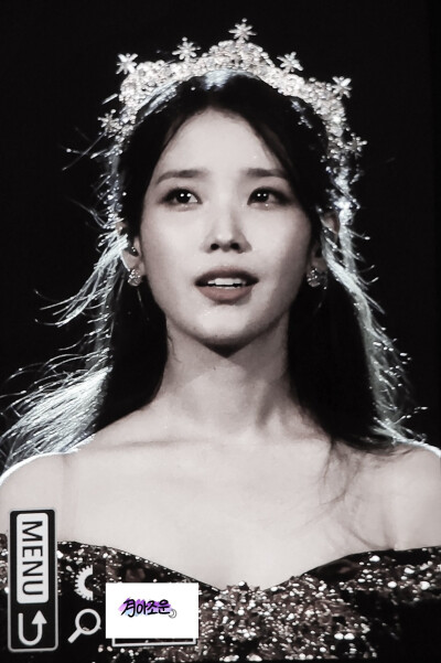 李知恩 IU
cr.logo