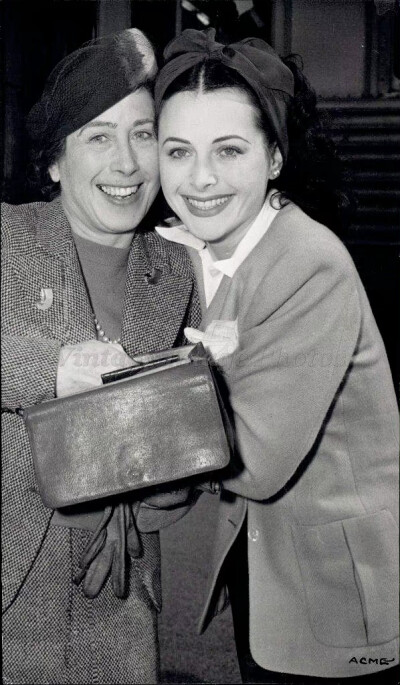 Hedy Lamarr and her mother Gertrude Kiesler,1942