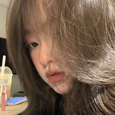 女头
来自微博：Yhixn01