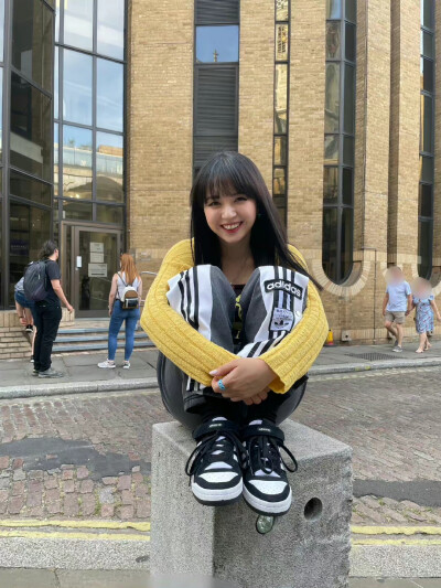 坂本舞白 Mashiro
©logo 侵权删.