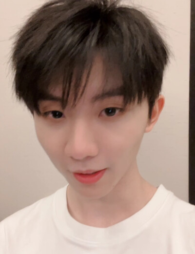 自截视频内容 拿图赞二传标狼尾小7