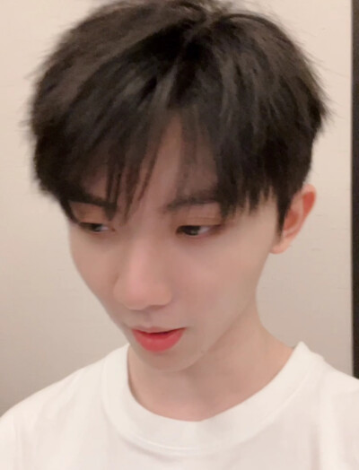 自截视频内容 拿图赞二传标狼尾小7
