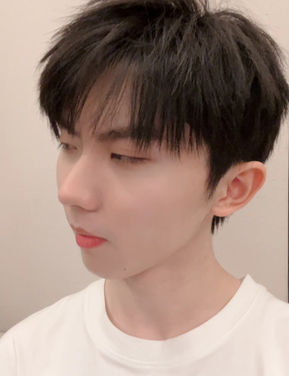 自截视频内容 拿图赞 二传标狼尾小7