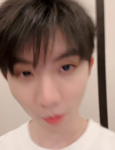 自截视频内容 拿图赞 二传标狼尾小7