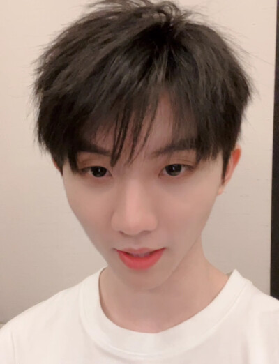 自截视频内容 拿图赞 二传标狼尾小7