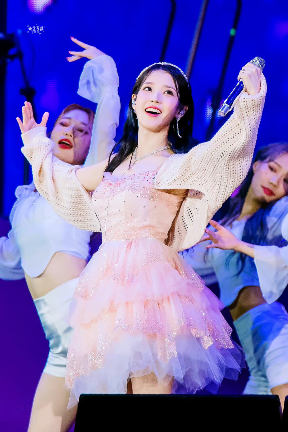 iu我老婆 14周年快乐! 图源来自微博 @onlyu-iu李知恩 9-21