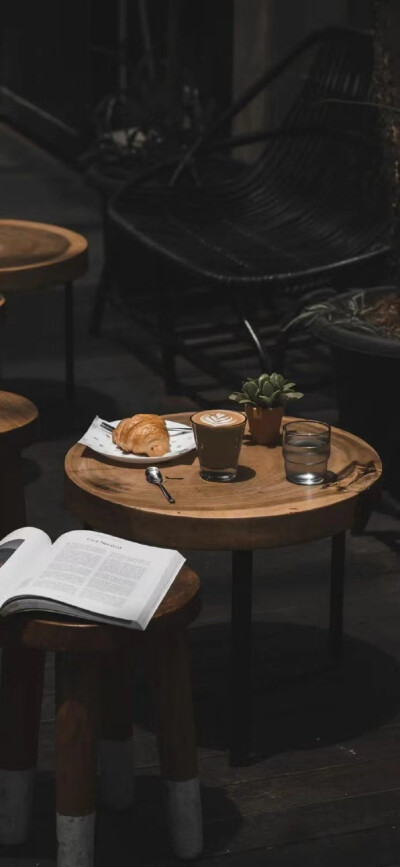 “那你呢也有思念无果的人吗.”