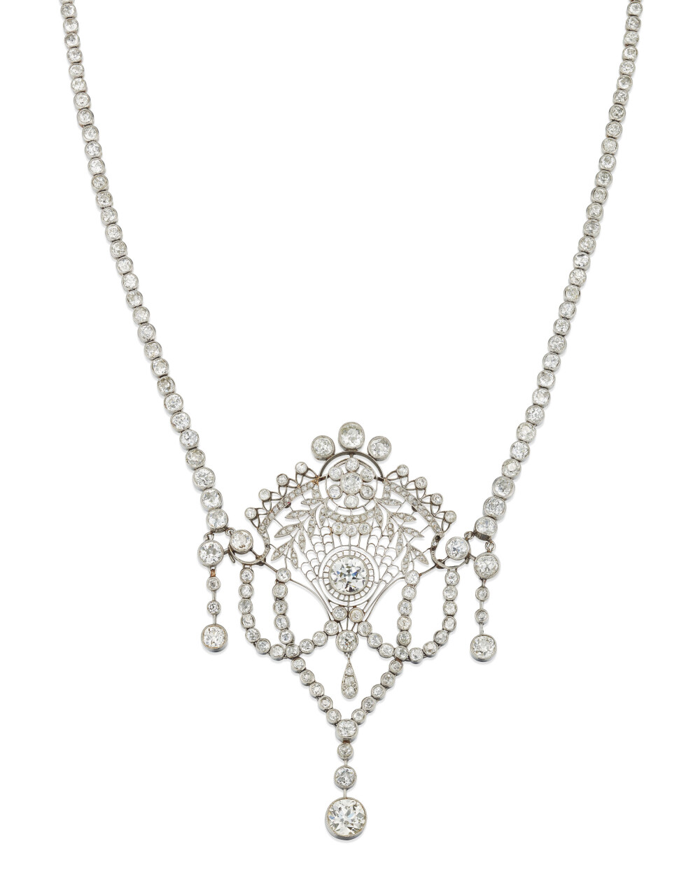 Christie's 佳士得伦敦春拍 钻石吊坠项链 约1910年 镶嵌老式和玫瑰式切割钻石，长44.0厘米，中心面板9.8厘米。成交价5万英镑