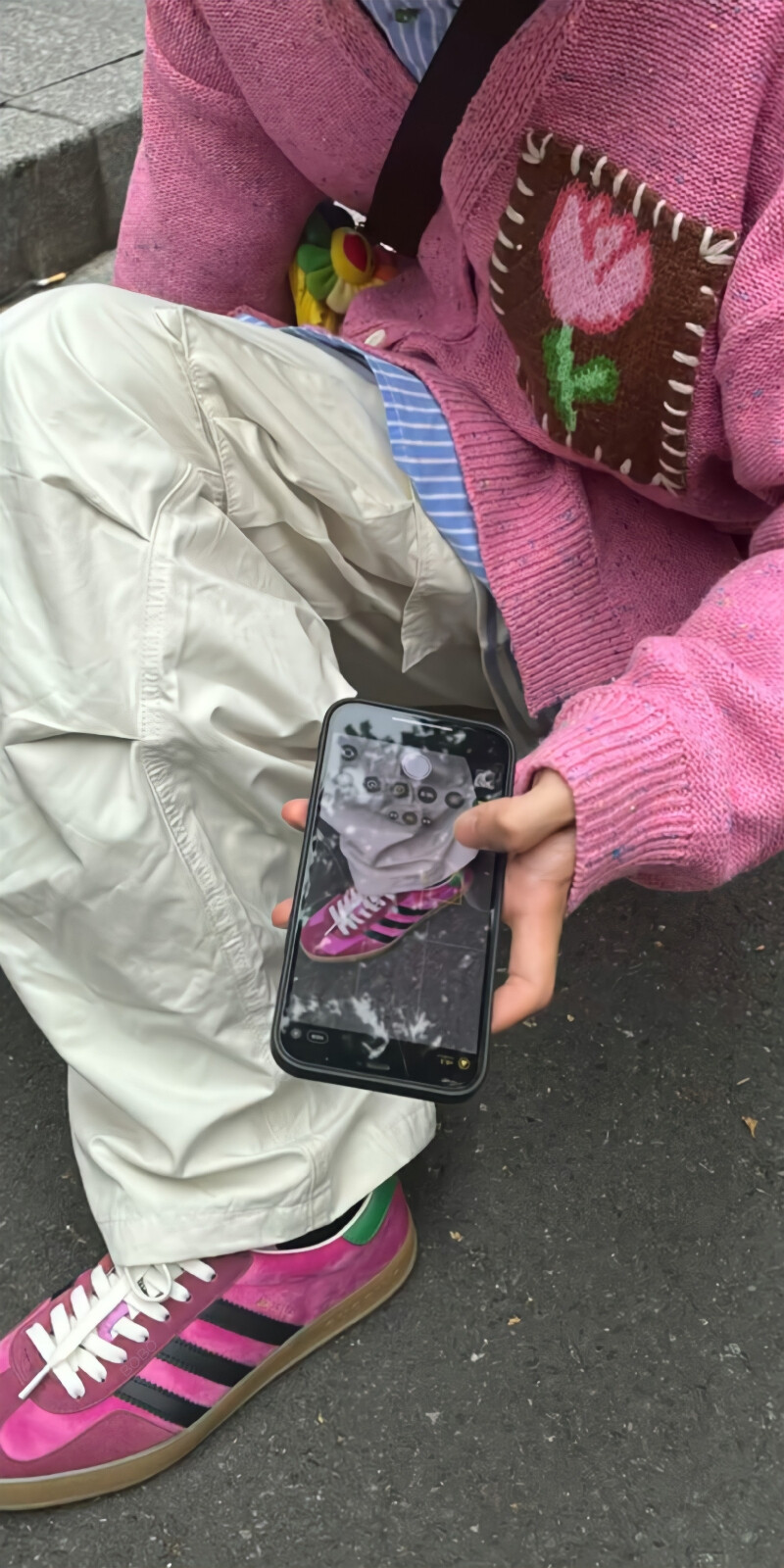 ins 锁屏壁纸
vr.MITAOBOBO_