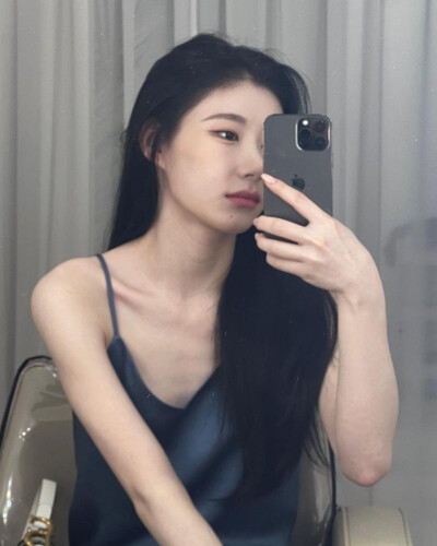 CHAERYEONG 李彩领