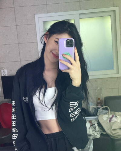 CHAERYEONG 李彩领