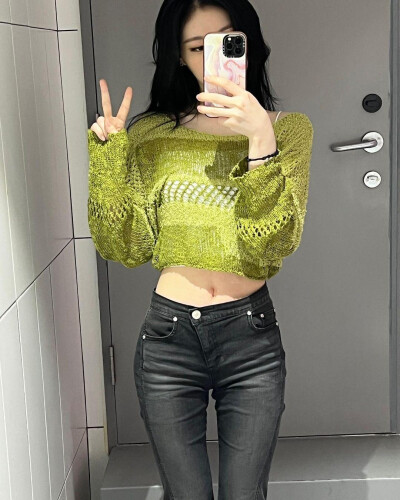 CHAERYEONG 李彩领