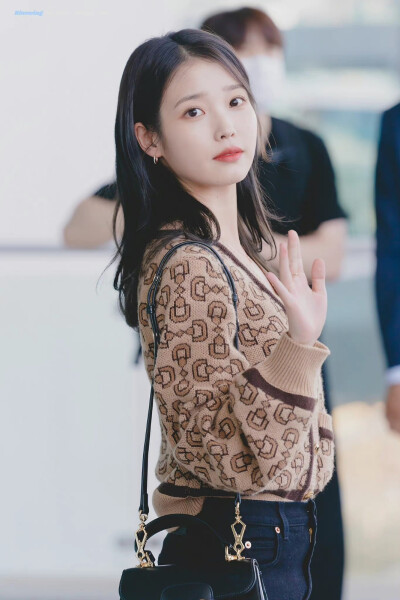 IU 李知恩
©bluewing 禁二改禁商用