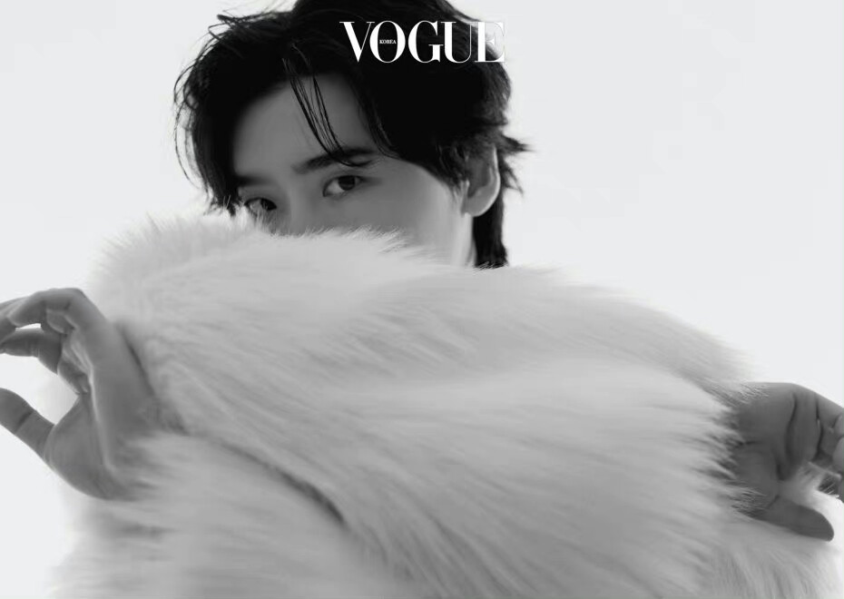 李钟硕
老李和VOGUE
Cr.logo