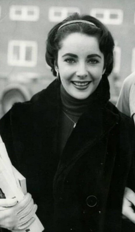 伊丽莎白泰勒
Elizabeth Taylor