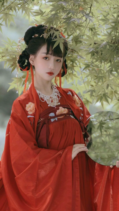 .美人如画，回眸朱砂早醉了残花