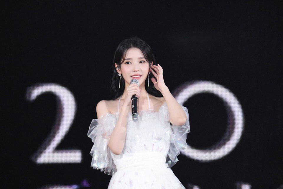 IU 李知恩