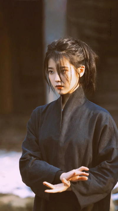 古装李知恩红衣