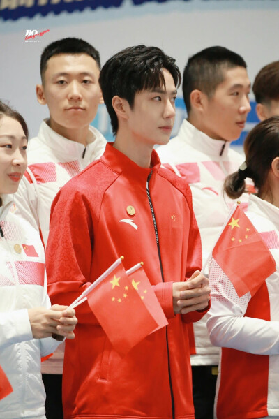 201001?冰壶国家集训队队内对抗赛开幕式?@UNIQ-王一博???????cr:logo