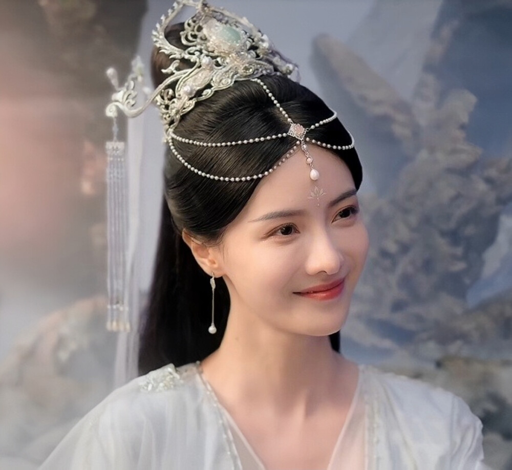 张芷溪染青沉香如屑沉香重华