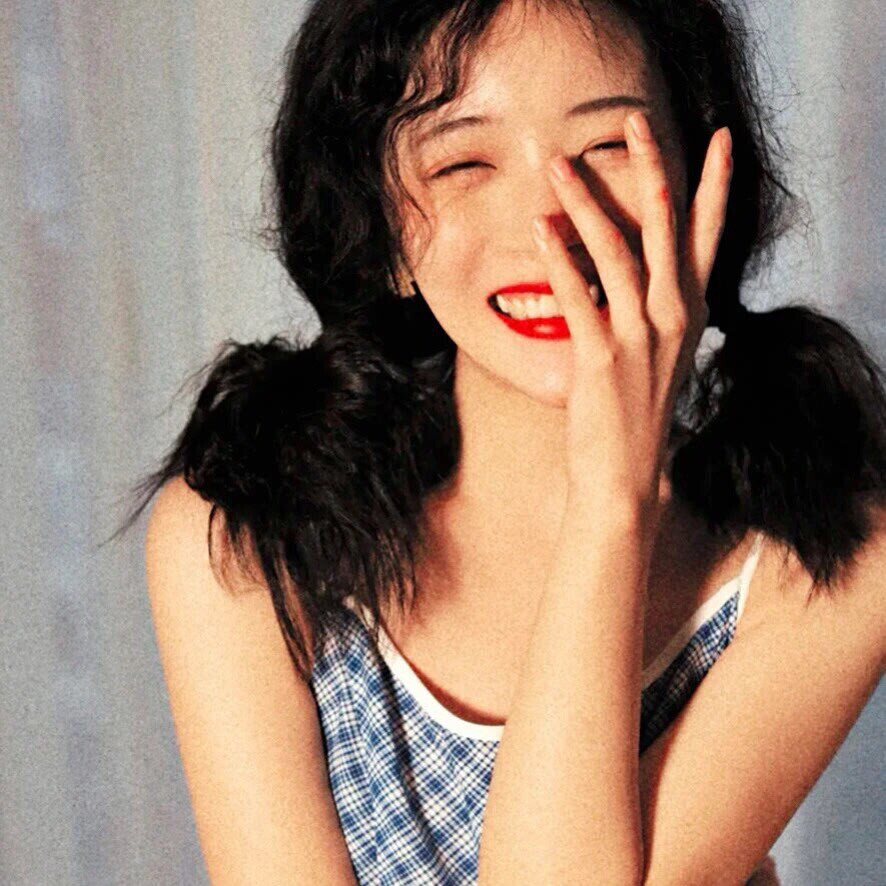 真人氛围感女生头像by阿尧头像馆