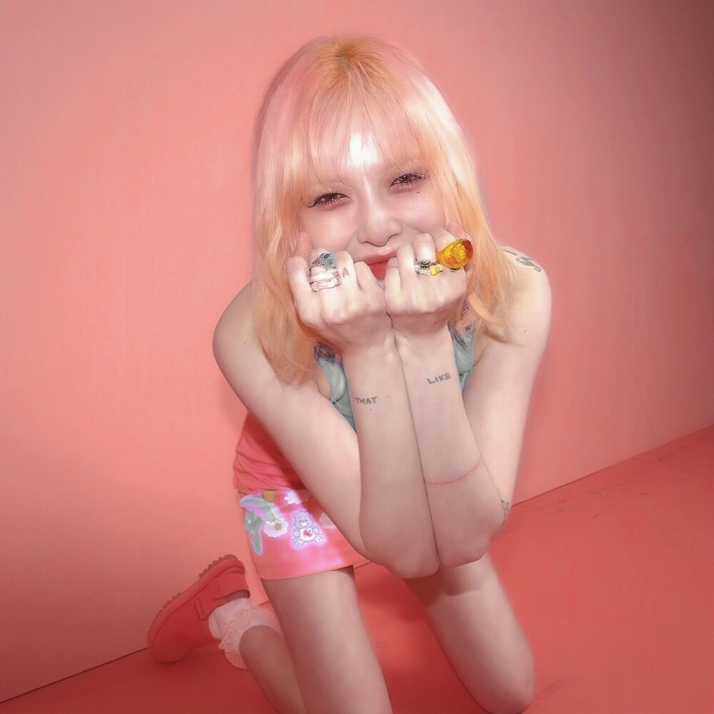 “开始了我们心的记录”
·金泫雅
