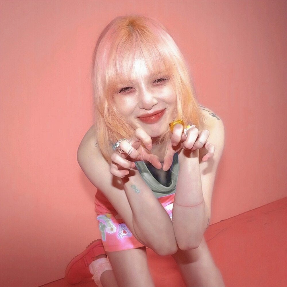 “开始了我们心的记录”
·金泫雅
