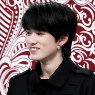 我追随沿海的落日与你共赴浪漫.
原©藏在白云里