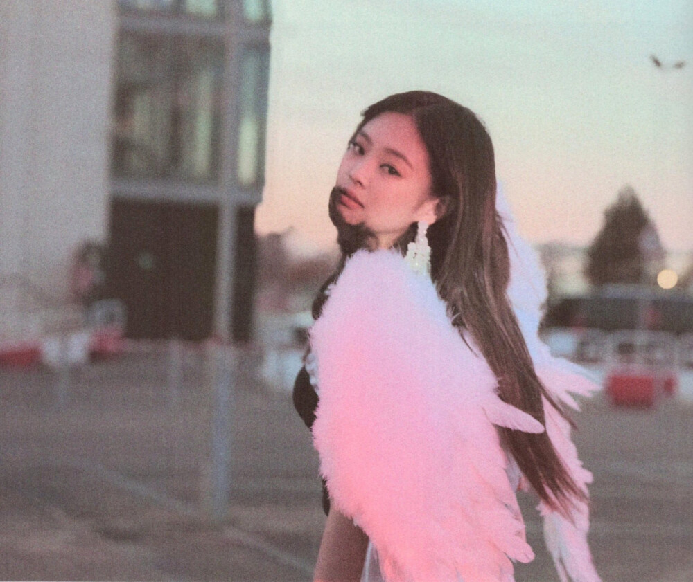 jennie solo