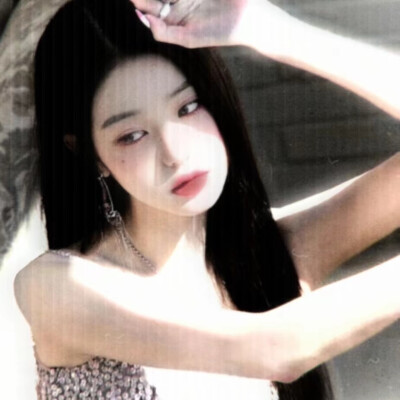 
保持心脏震荡 有人与你共鸣//Tout le monde dit que tu es ma rose.（너의 출현'永恒）
