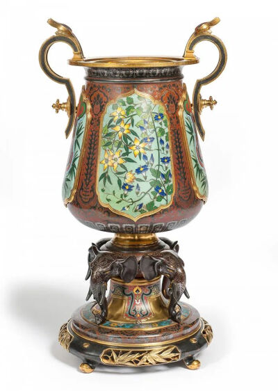昆庭设计出品的中国风双耳瓷瓶 / 约1878年 / 现藏于盖蒂博物馆